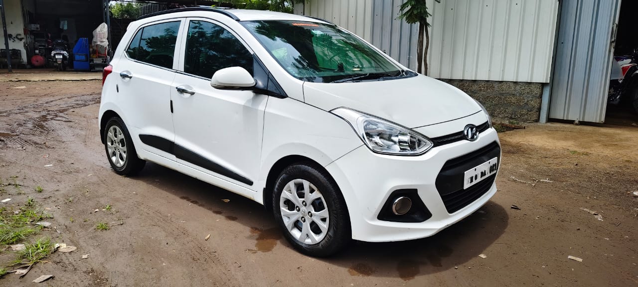Hyundai Grand I10(2013-2017) Sportz 1.1 Crdi